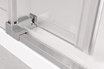 Přetoková lišta s PVC těsněním brání rozstřiku vody mimo sprchový kout